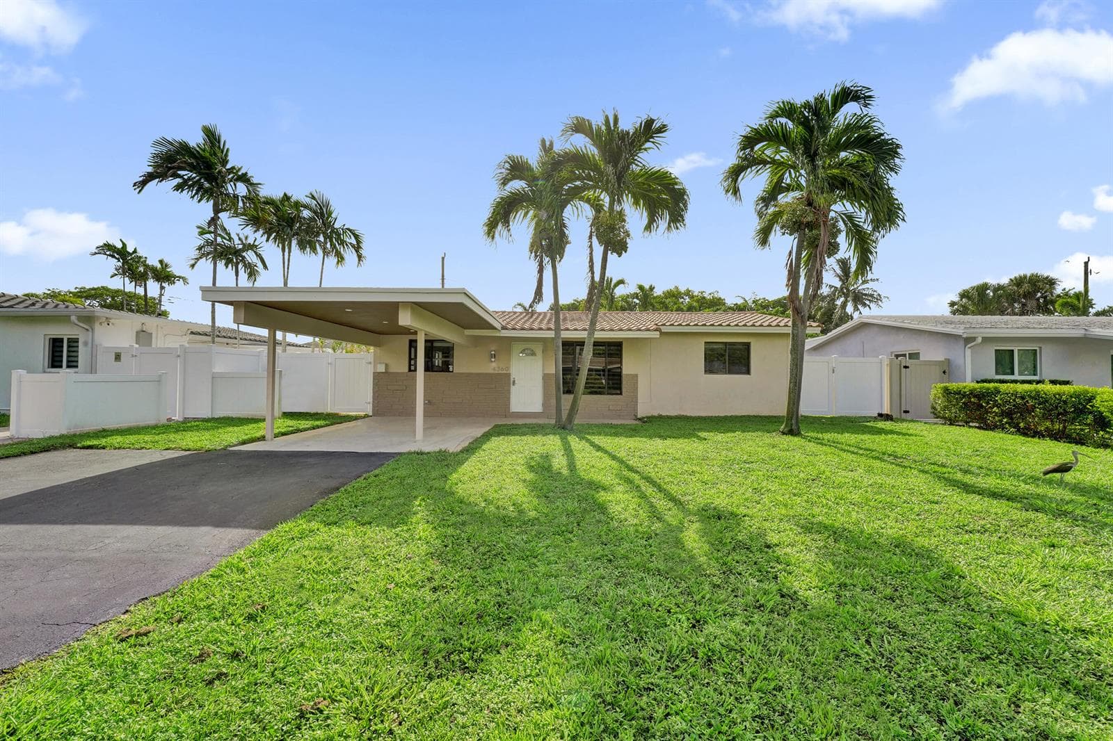 4360 NE 13th Avenue, Oakland Park, FL 33334