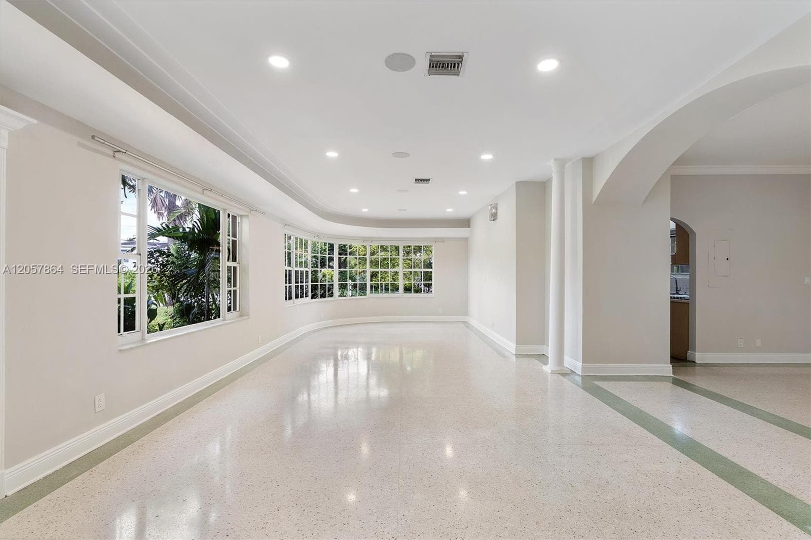 4445 N Michigan Ave, Miami Beach, FL 33140 — zdjęcie 4