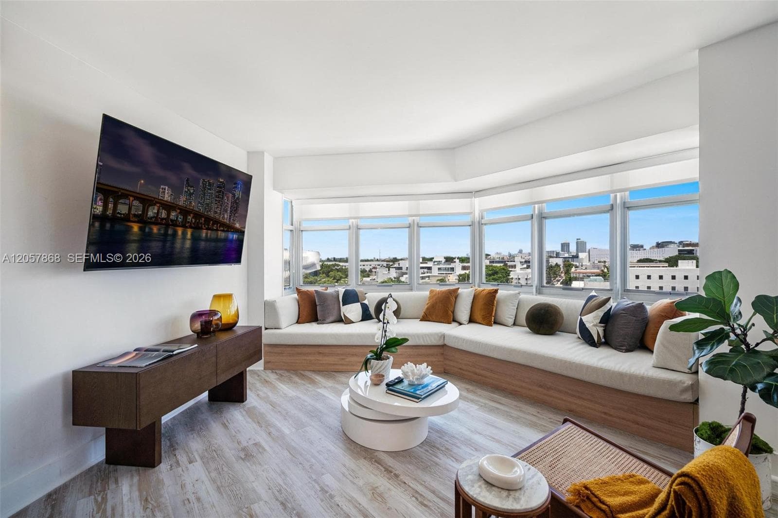 1881 Washington Ave # 8C, Miami Beach, FL 33139 — zdjęcie 2