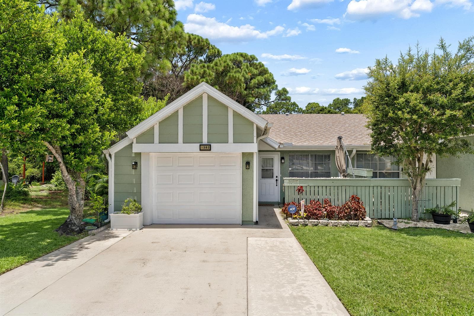 1382 SE Rivergreen Circle, Port St. Lucie, FL 34952 — zdjęcie 2