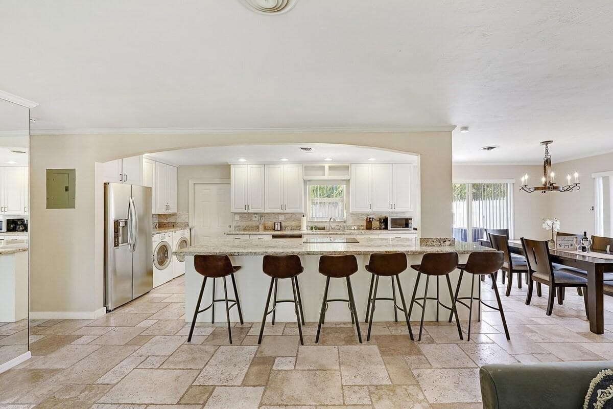 332 NW 26TH Court, Wilton Manors, FL 33311 — zdjęcie 3