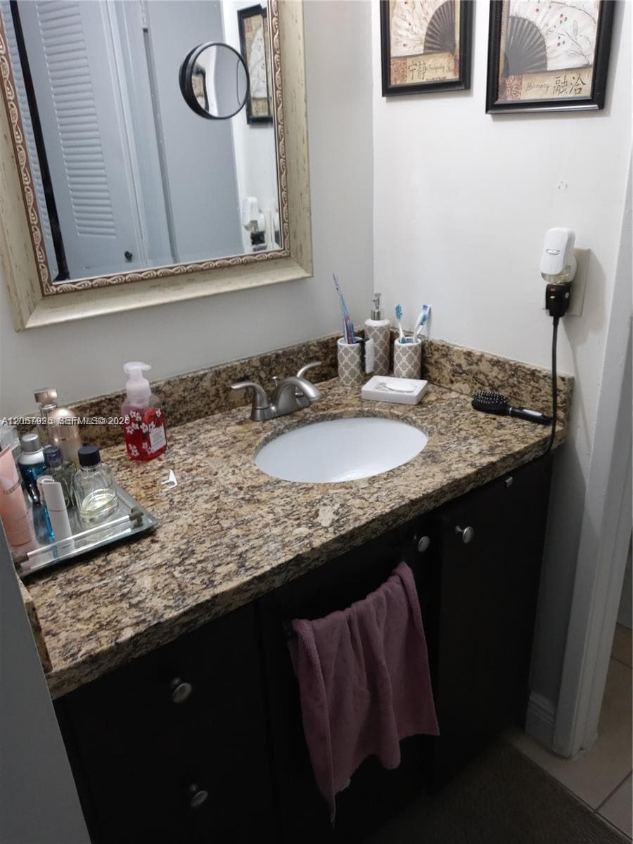 10253 NW 9th St Cir # 102-6, Miami, FL 33172 — zdjęcie 4