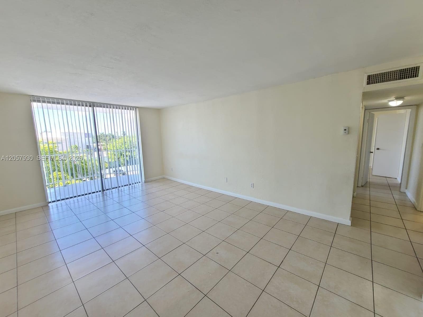 496 NW 165th St Rd # D-409, Miami, FL 33169 — zdjęcie 2