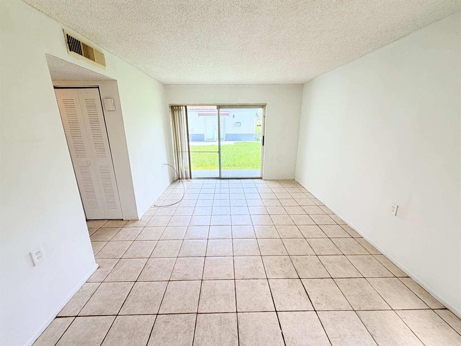 1089 N BENOIST FARMS Road # 102, West Palm Beach, FL 33411 — zdjęcie 2