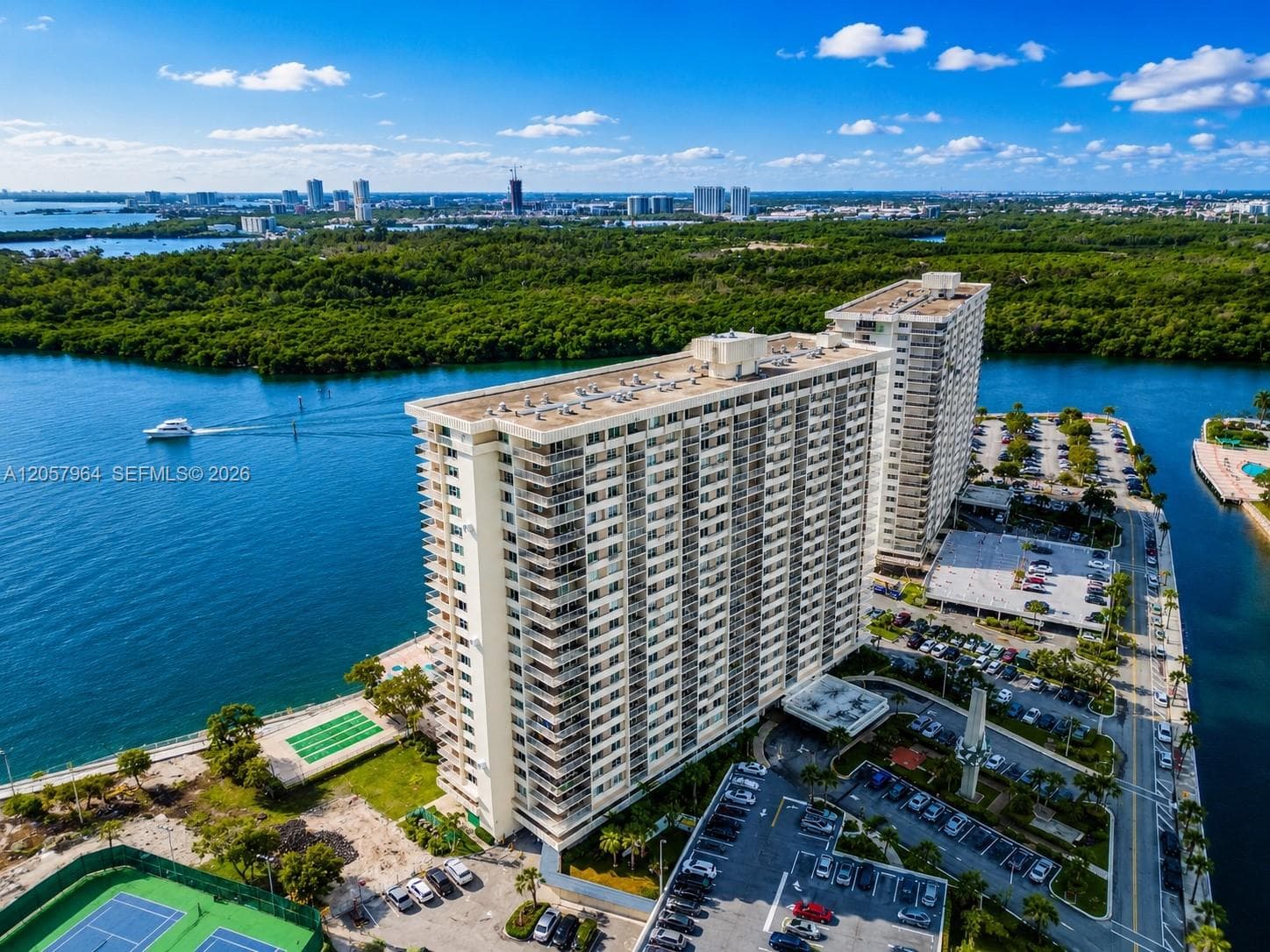 300 Bayview Dr # 807, Sunny Isles Beach, FL 33160