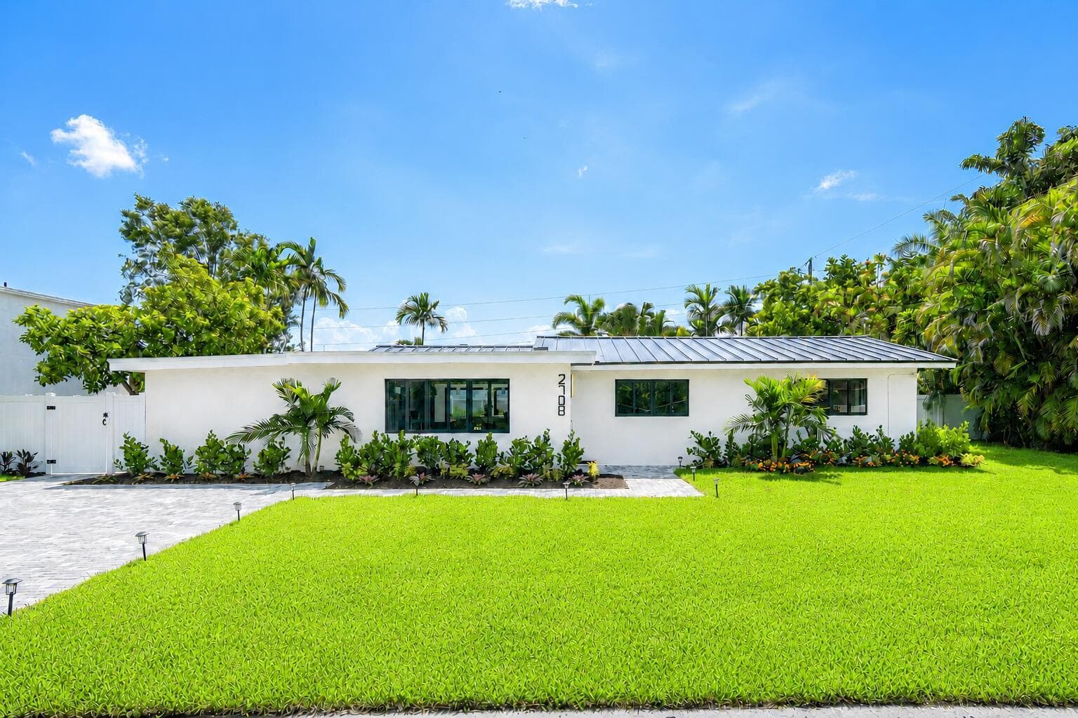 2708 NE 1ST Avenue, Wilton Manors, FL 33334