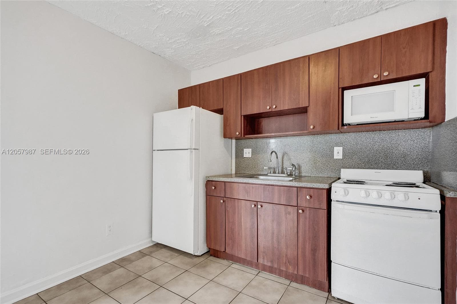 2525 Superior St # 4, Opa-Locka, FL 33054 — zdjęcie 3