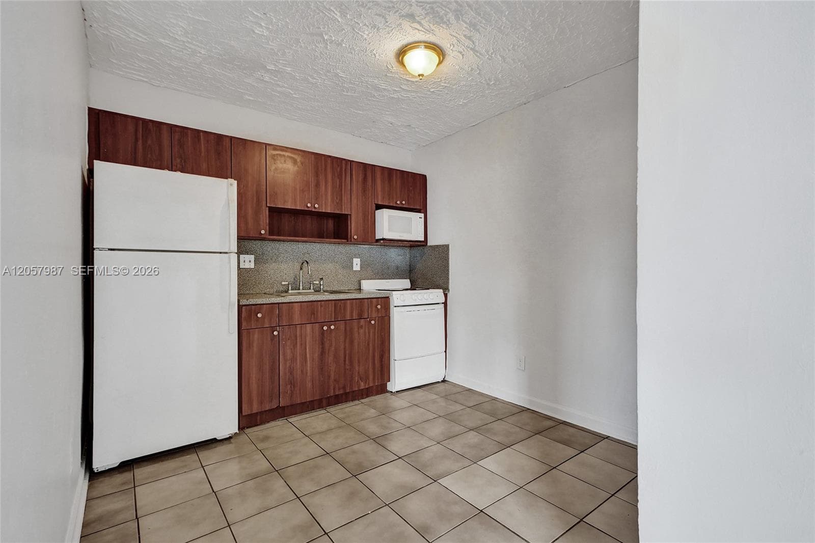 2525 Superior St # 4, Opa-Locka, FL 33054 — zdjęcie 5