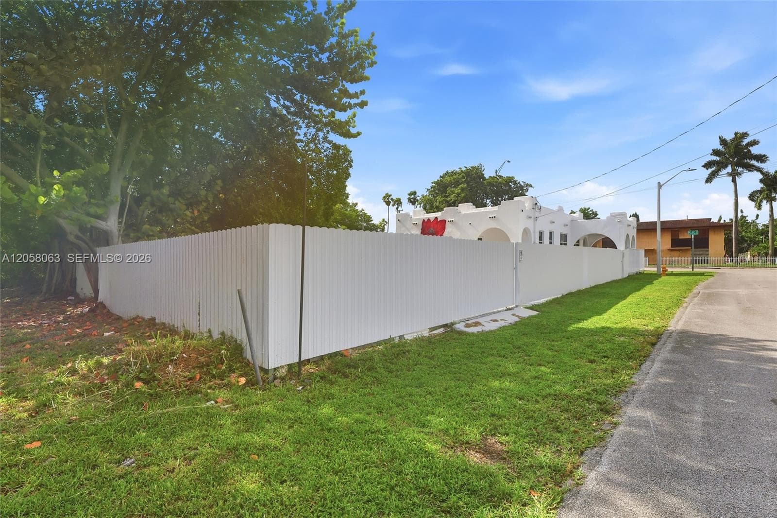 1909 NW 62nd St, Miami, FL 33147 — zdjęcie 3