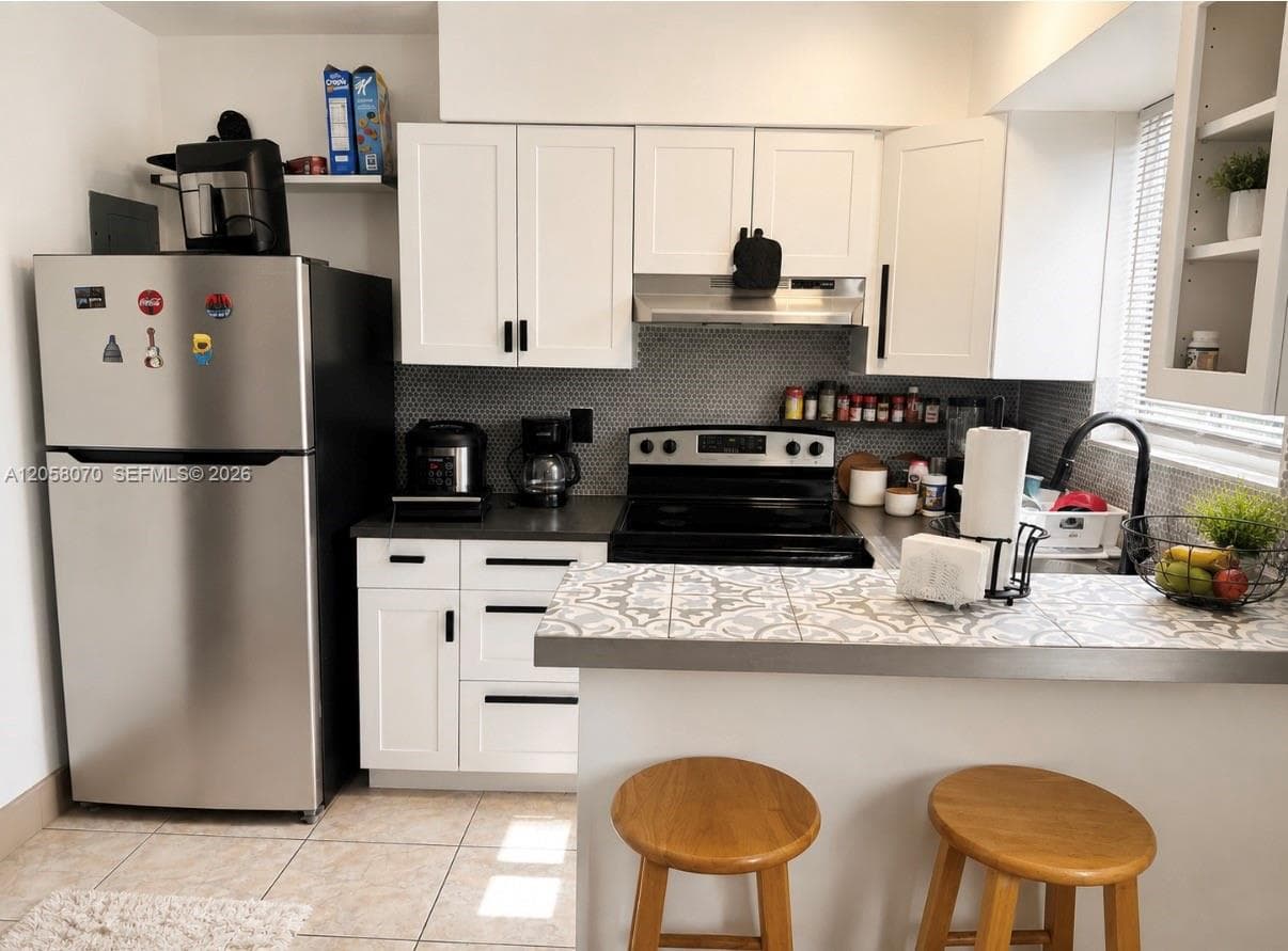 615 NE 7th St # 7, Hallandale Beach, FL 33009 — zdjęcie 2