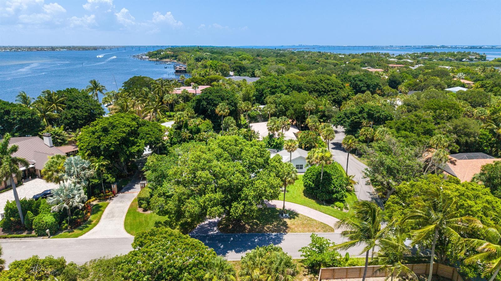 15 W HIGH POINT Road, Sewalls Point, FL 34996 — zdjęcie 2