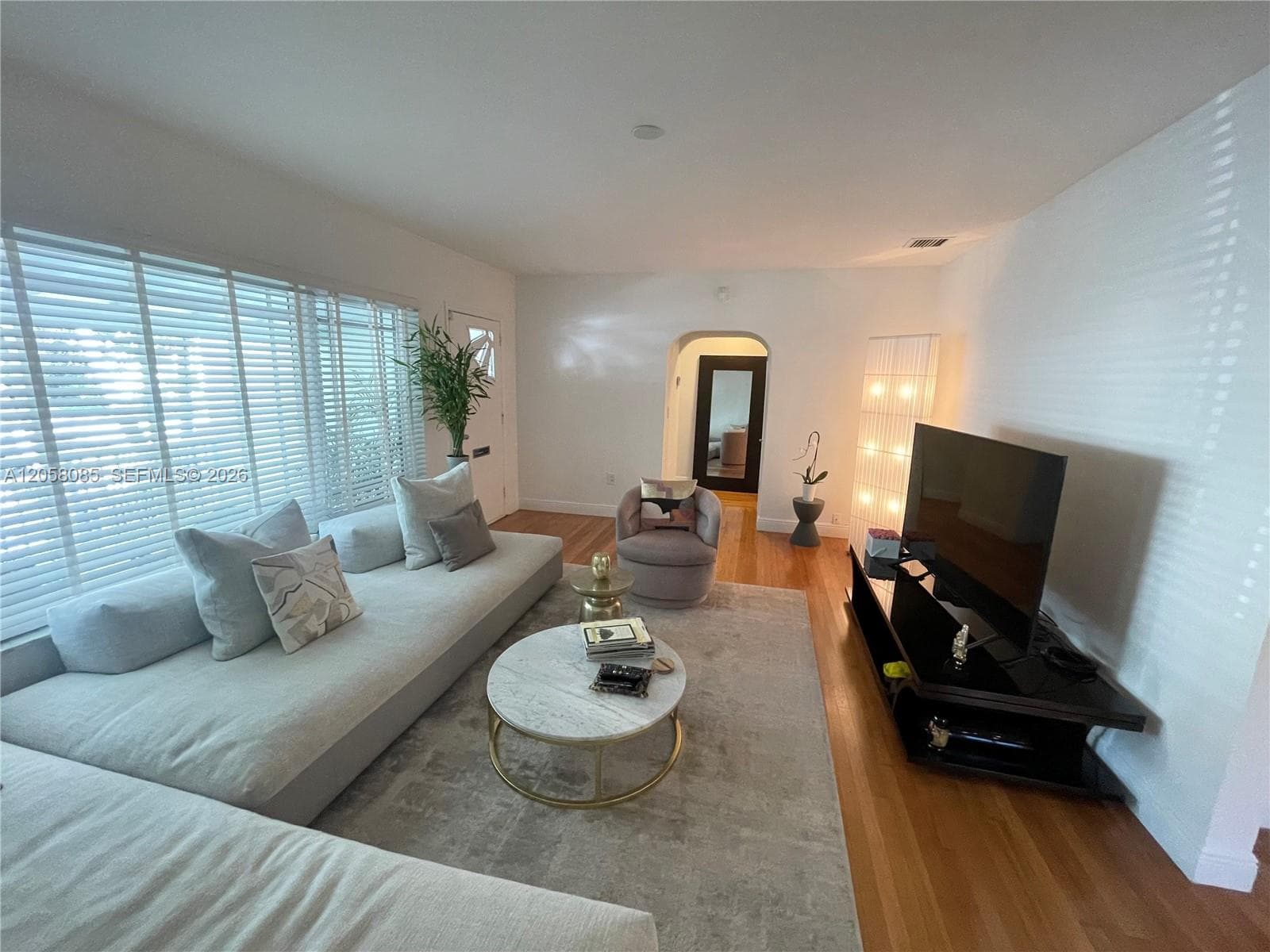 1116 Biarritz Dr, Miami Beach, FL 33141 — zdjęcie 2
