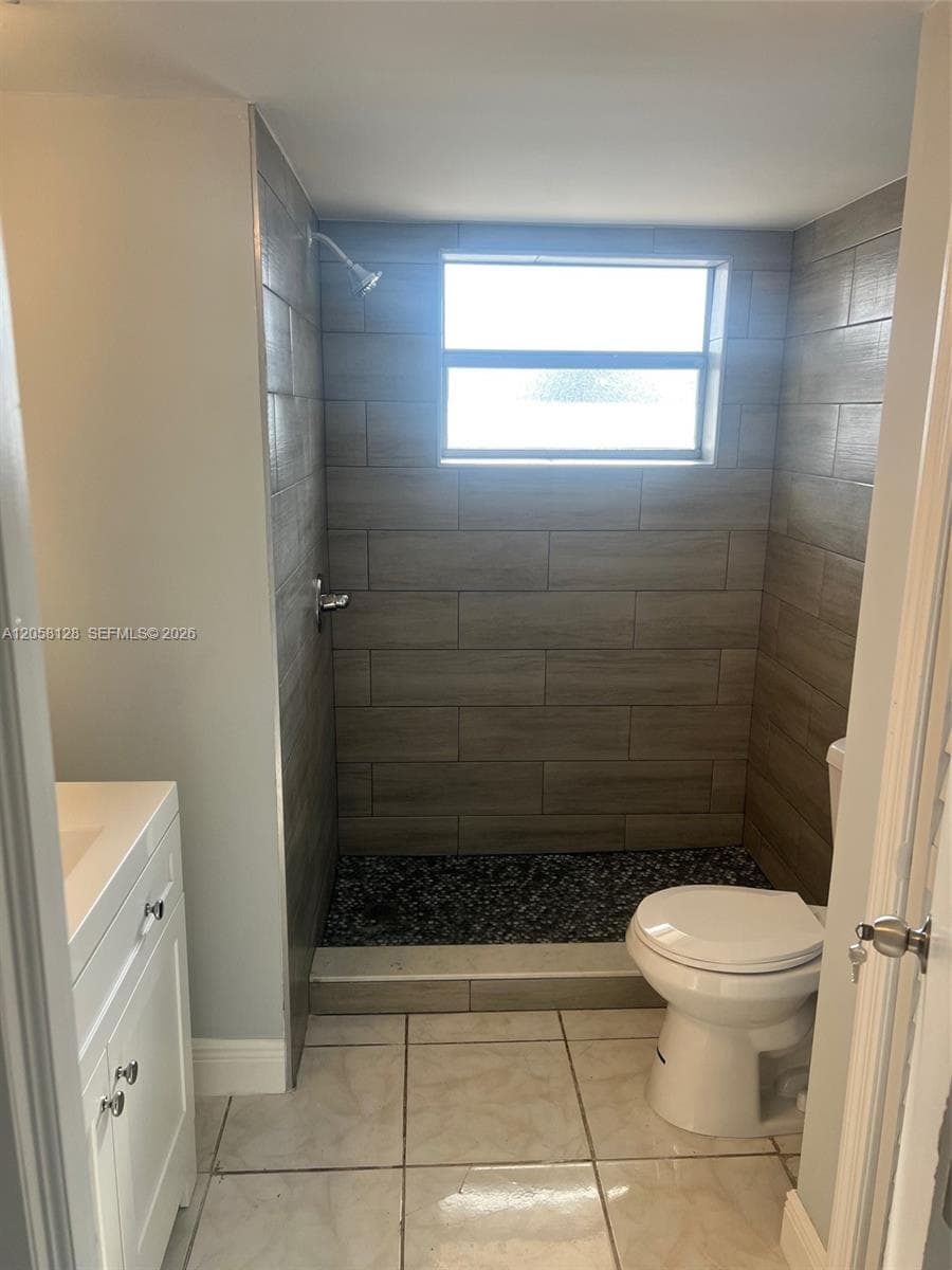 1780 NE 191st St # 410-2, Miami, FL 33179 — zdjęcie 5