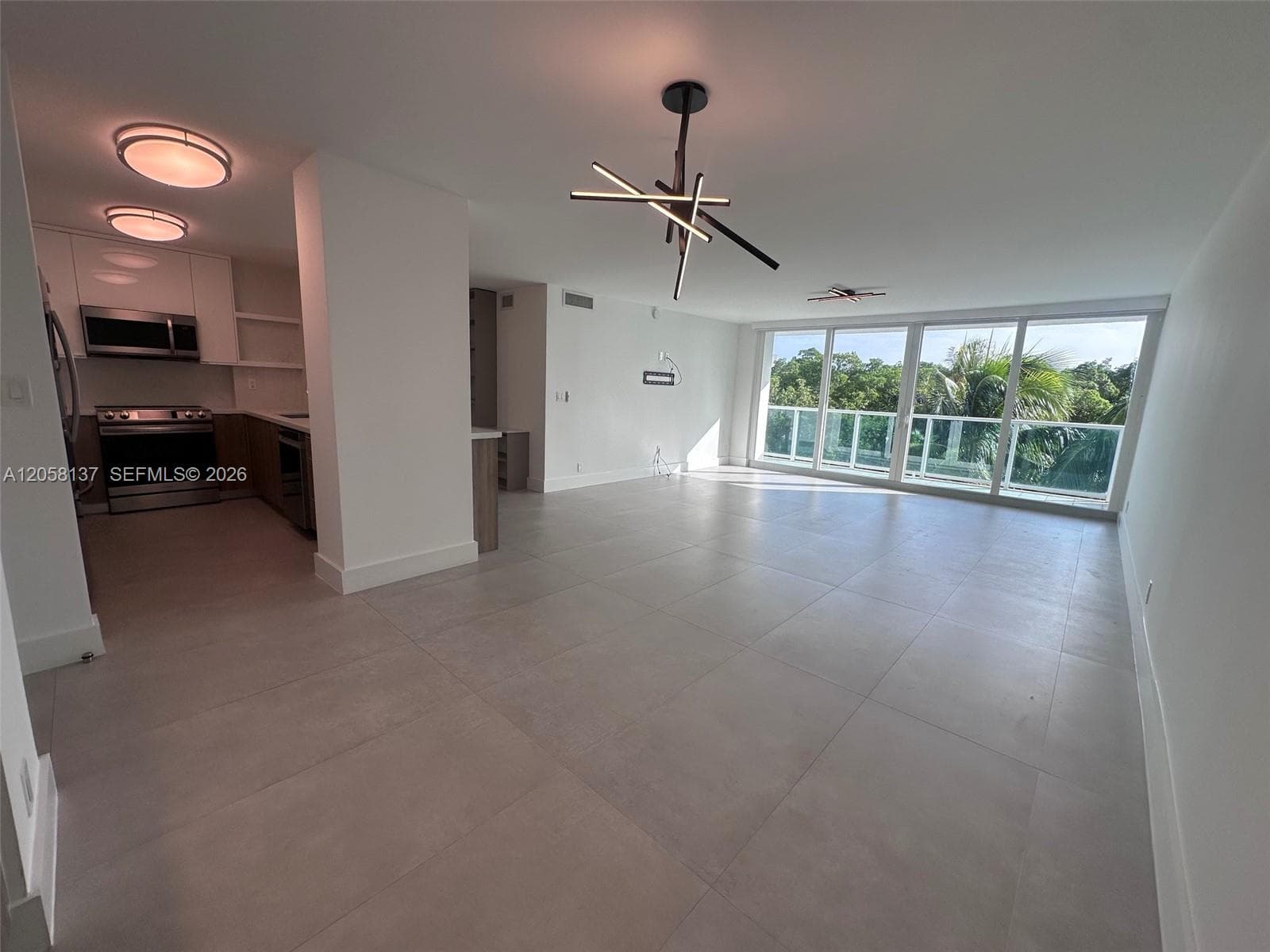 100 Bayview Dr # 317, Sunny Isles Beach, FL 33160 — zdjęcie 2