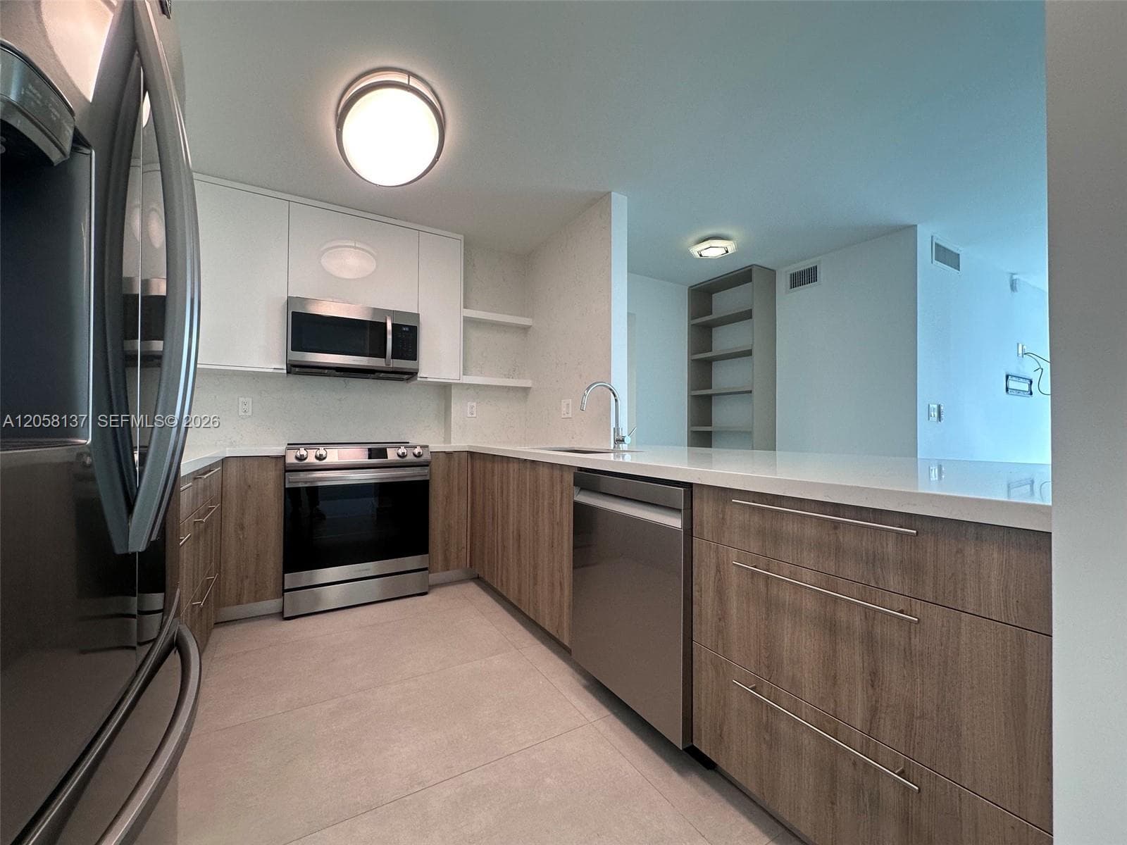 100 Bayview Dr # 317, Sunny Isles Beach, FL 33160 — zdjęcie 3