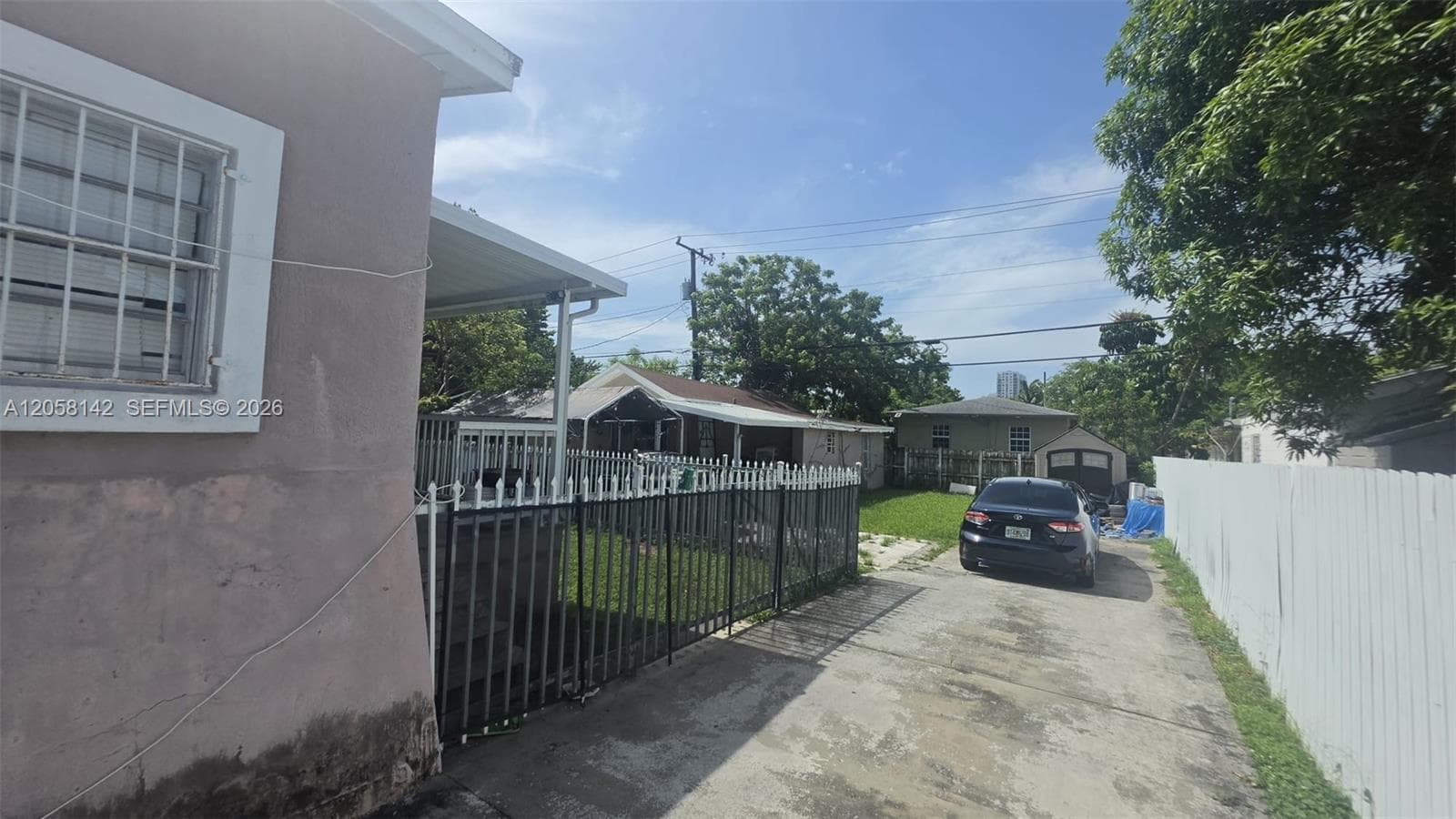 1888 NW 18th St, Miami, FL 33125 — zdjęcie 3