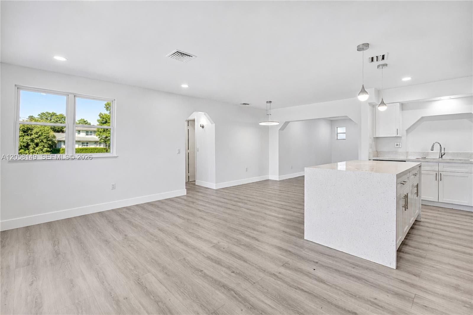 8720 NW 11th St, Pembroke Pines, FL 33024 — zdjęcie 4