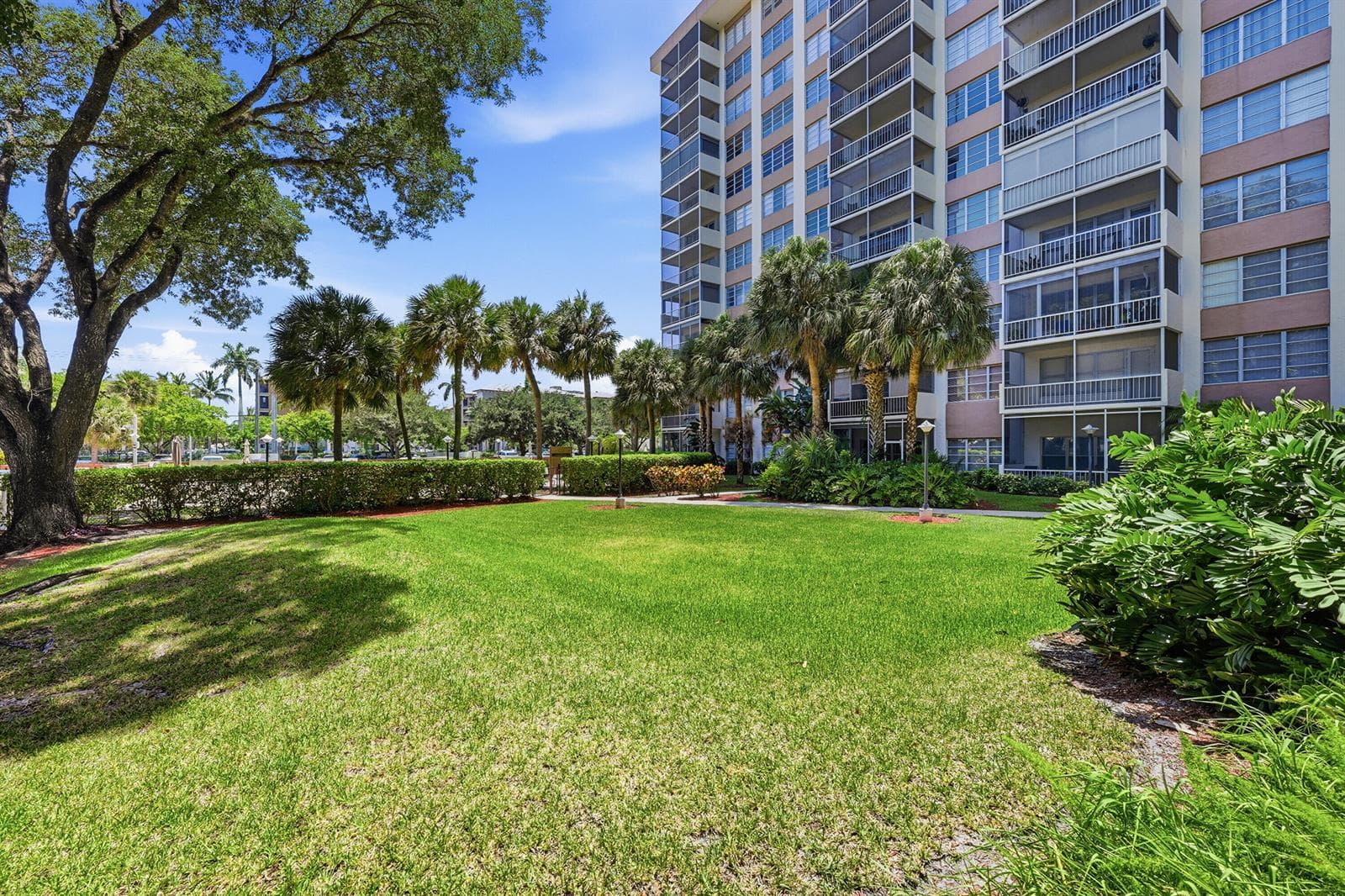 10777 W Sample Road # 407, Coral Springs, FL 33065 — zdjęcie 4