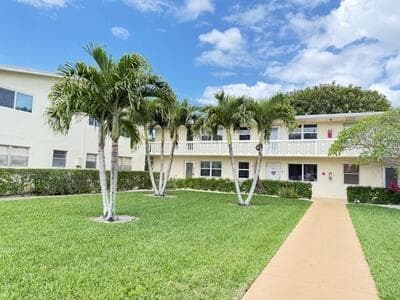 145 Dorchester G, West Palm Beach, FL 33417