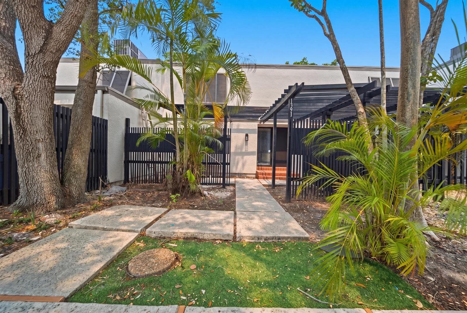 1391 E GOLFVIEW Drive # 1391, Pembroke Pines, FL 33026 — zdjęcie 2