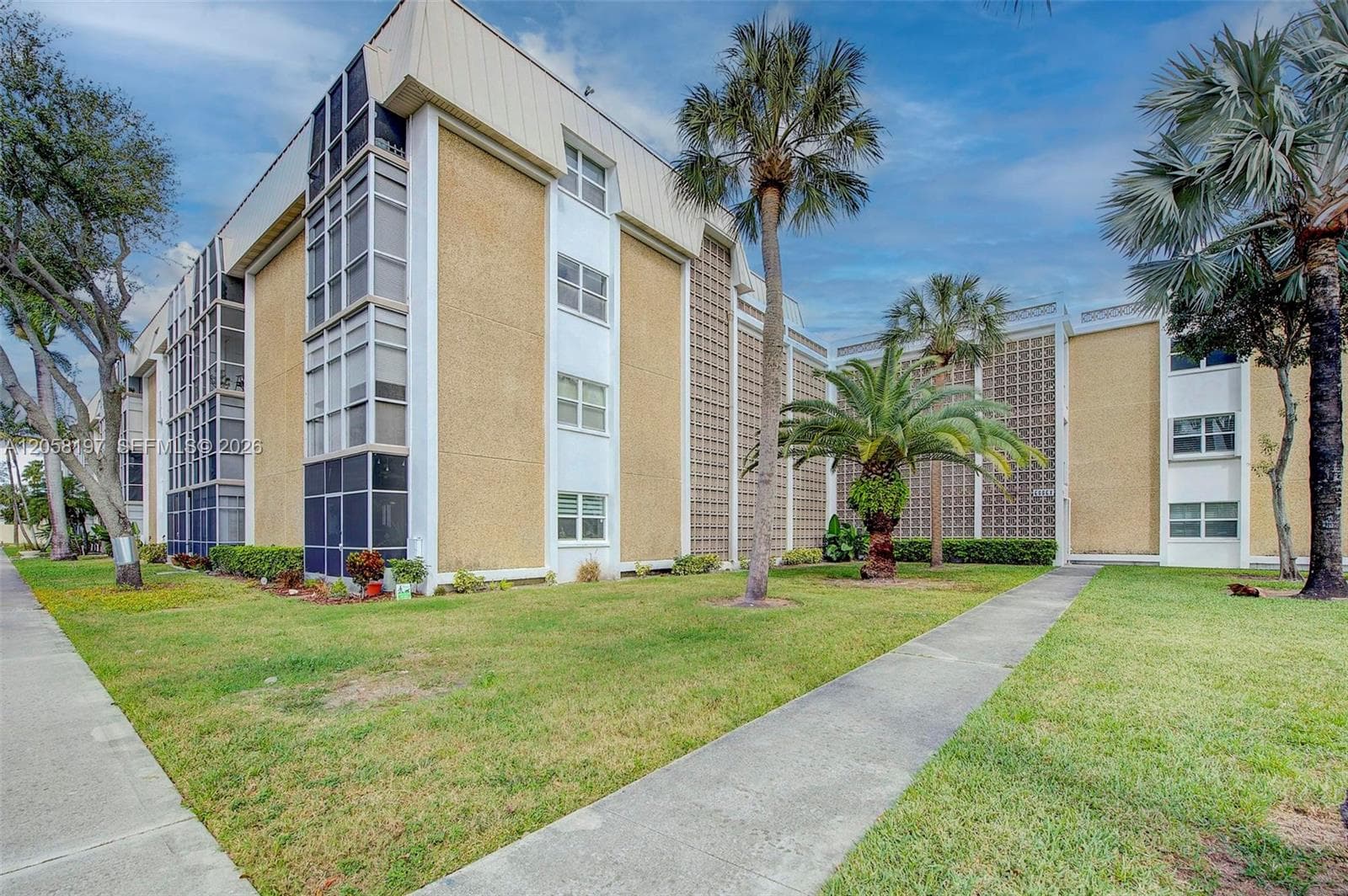 3020 NE 16th Ave # 306, Oakland Park, FL 33334 — zdjęcie 2
