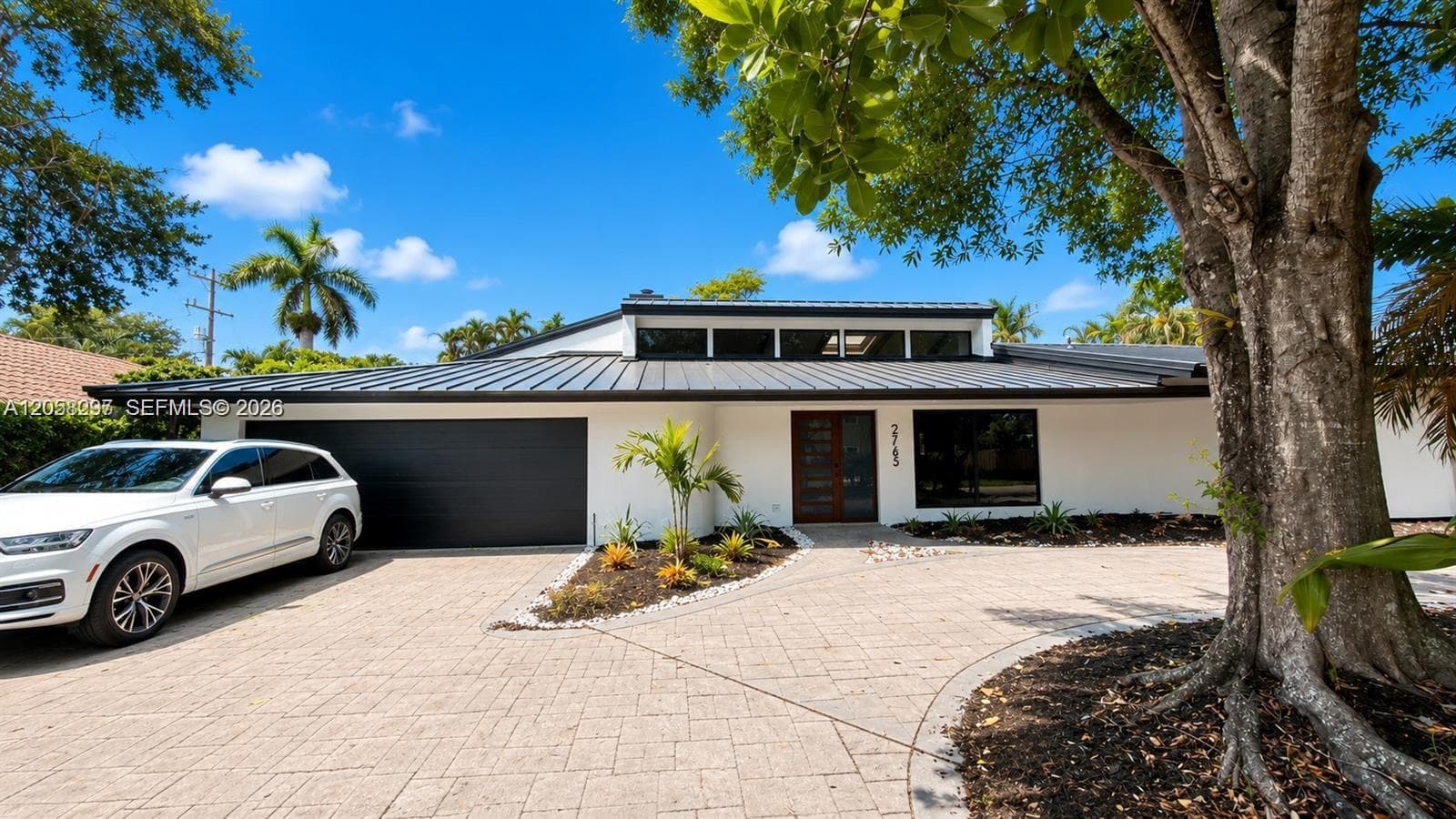 2765 NE 35th Dr, Fort Lauderdale, FL 33308