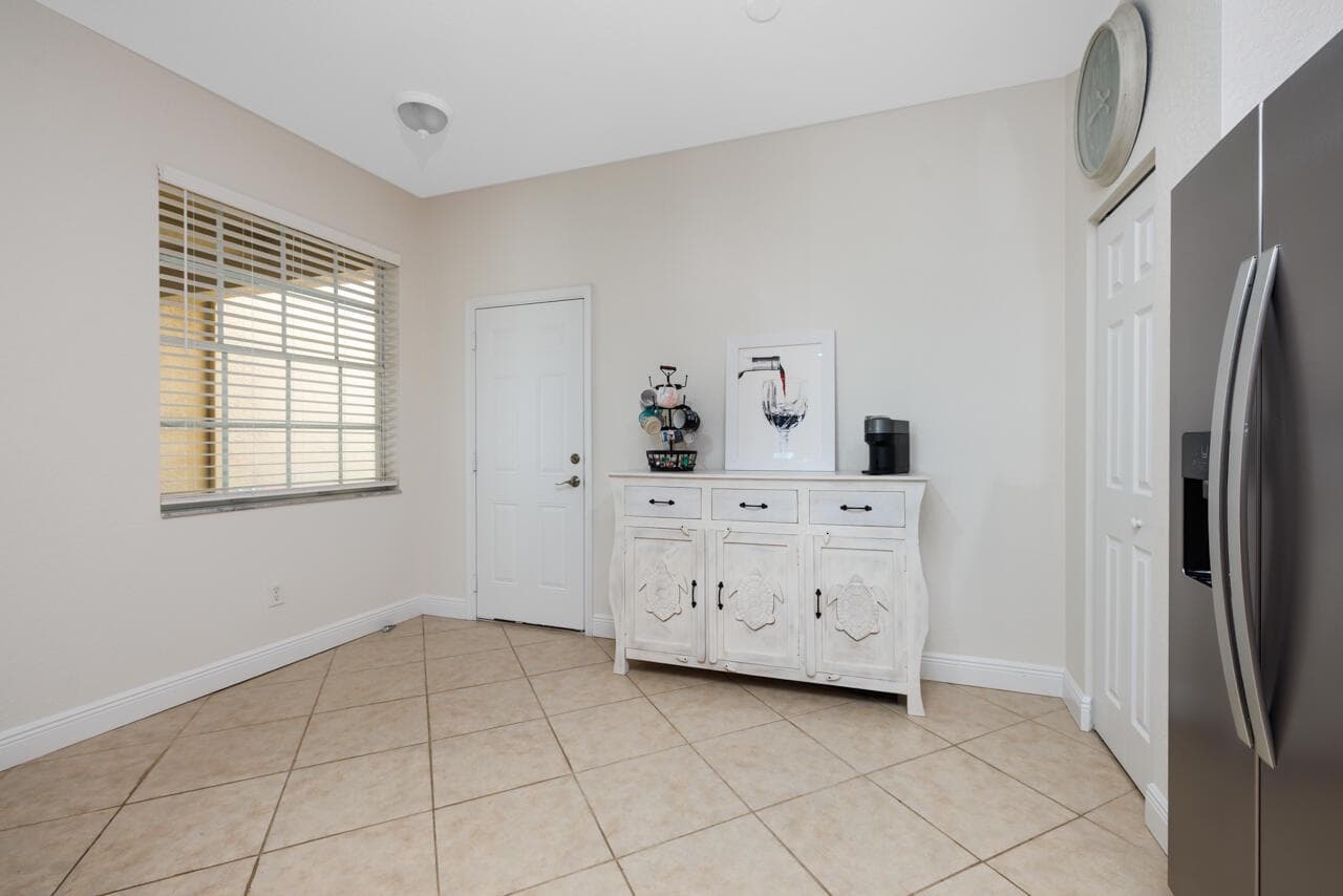 1560 SE Sheffield Terrace # 102, Stuart, FL 34994 — zdjęcie 3