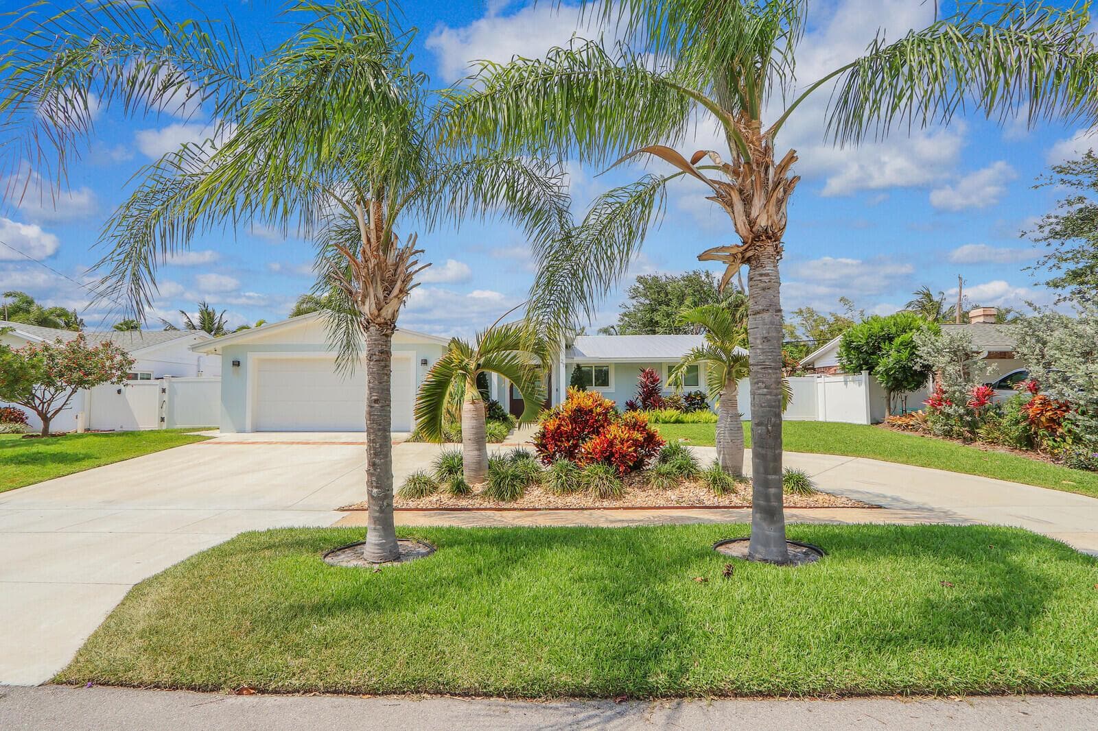 27 WILLOW Road, Tequesta, FL 33469