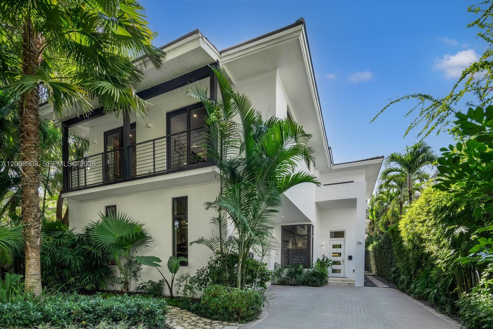 3630 Avocado Ave, Miami, FL 33133