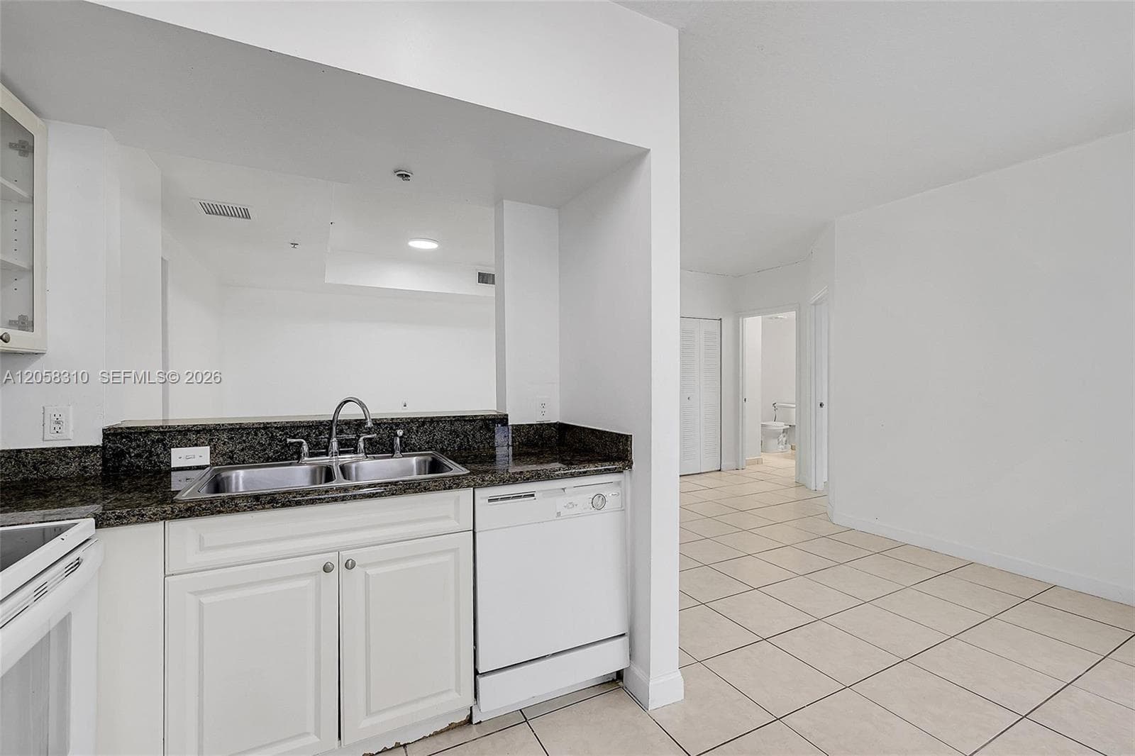 1 Glen Royal Pkwy # 1010, Miami, FL 33125 — zdjęcie 2