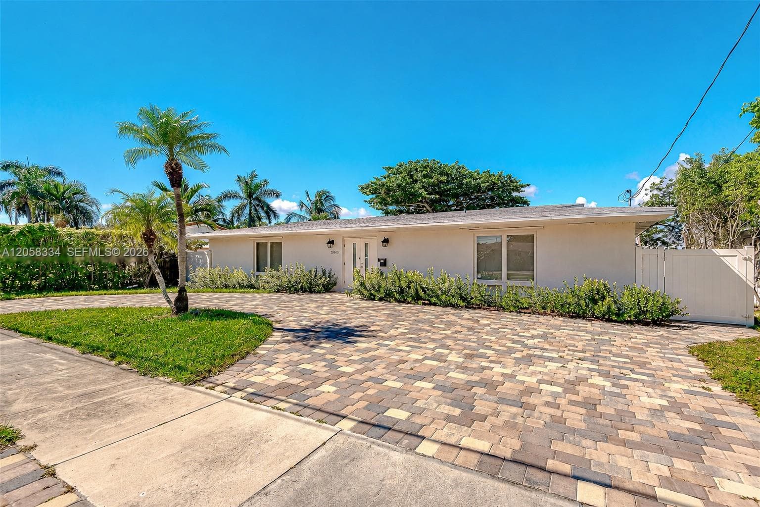 20950 NE 25th Ct, Miami, FL 33180 — zdjęcie 3