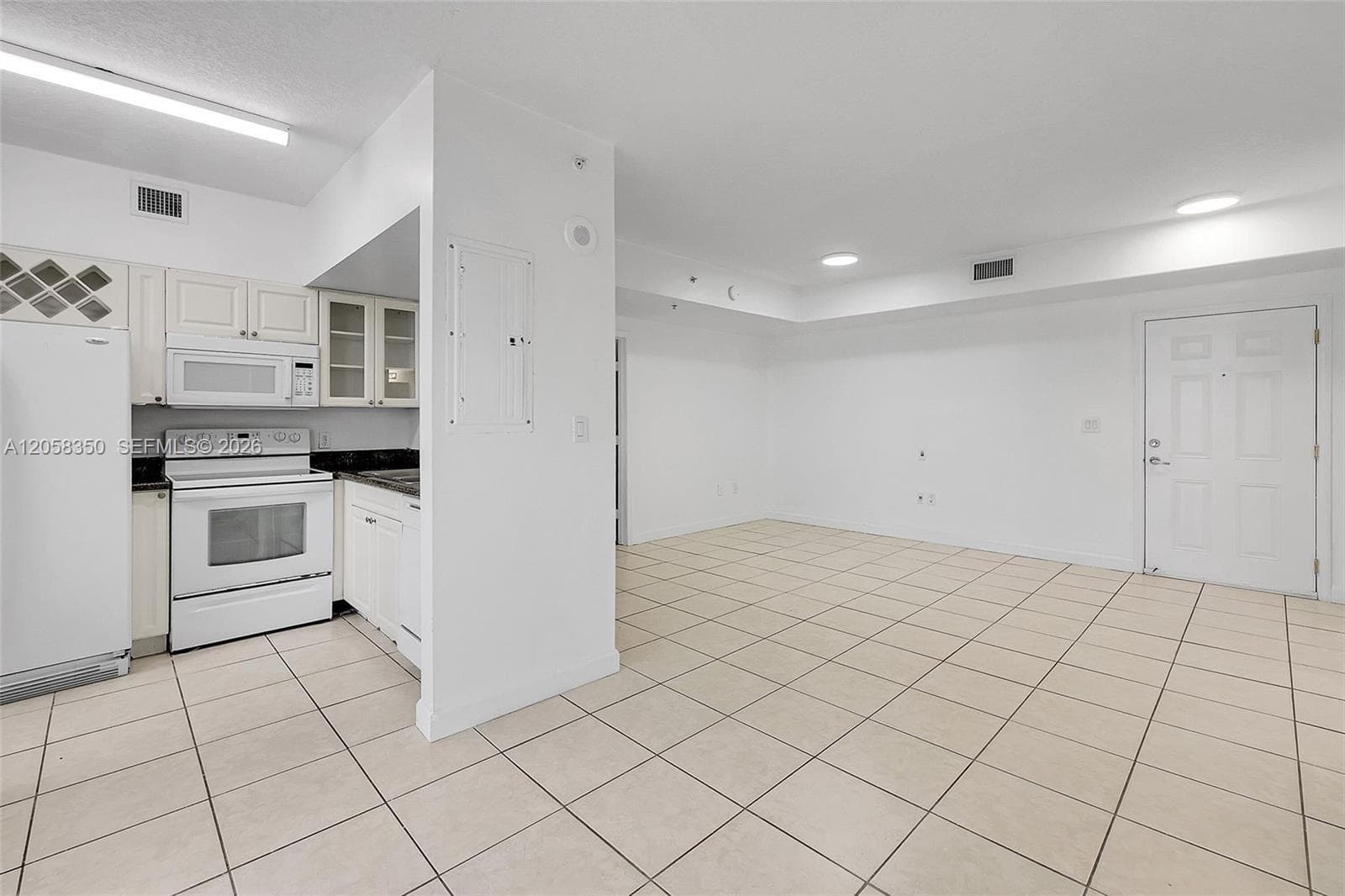 1 Glen Royal Pkwy # 809, Miami, FL 33125