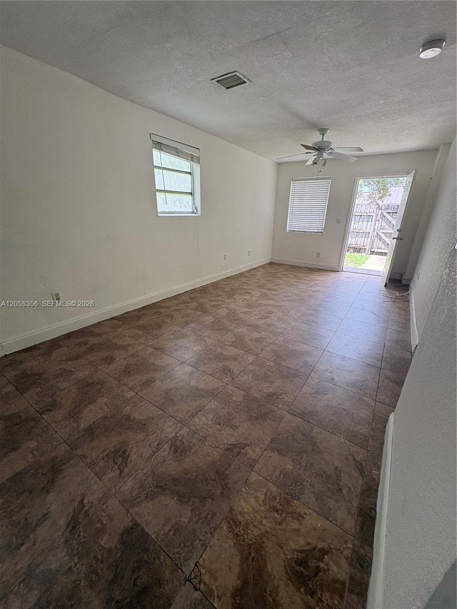 410 Pinecrest Dr # 2, Miami Springs, FL 33166 — zdjęcie 2