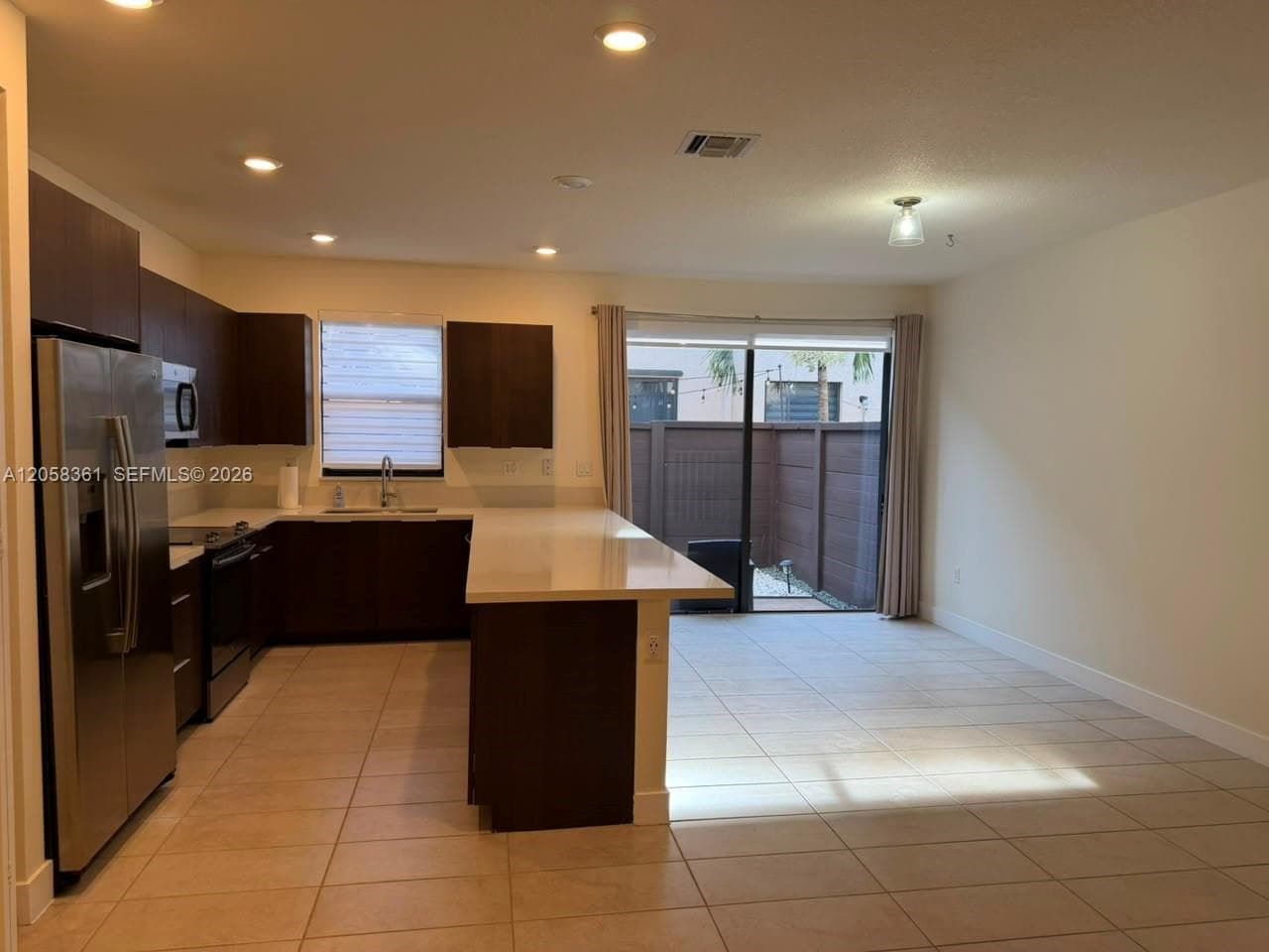 15816 NW 91st Ave, Miami Lakes, FL 33018 — zdjęcie 3