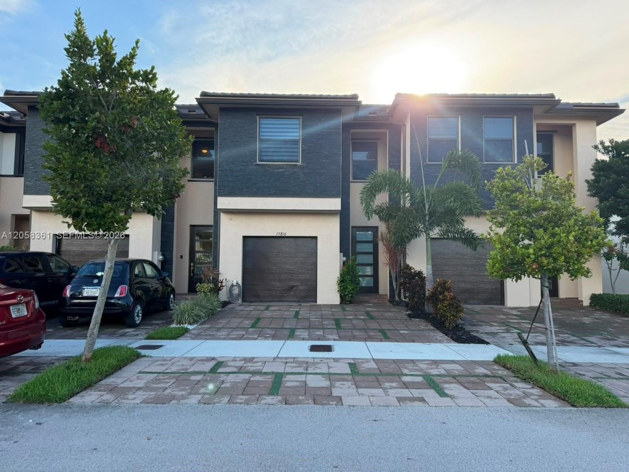 15816 NW 91st Ave, Miami Lakes, FL 33018