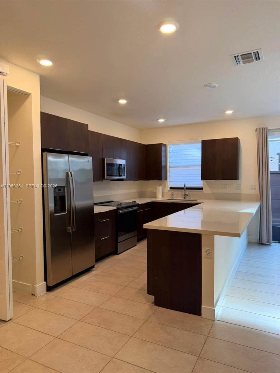 15816 NW 91st Ave, Miami Lakes, FL 33018 — zdjęcie 5
