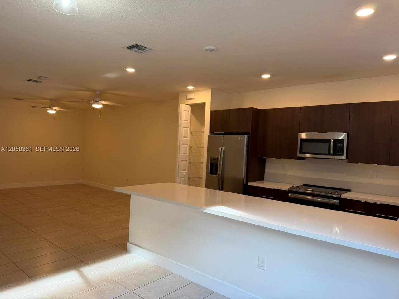 15816 NW 91st Ave, Miami Lakes, FL 33018 — zdjęcie 4