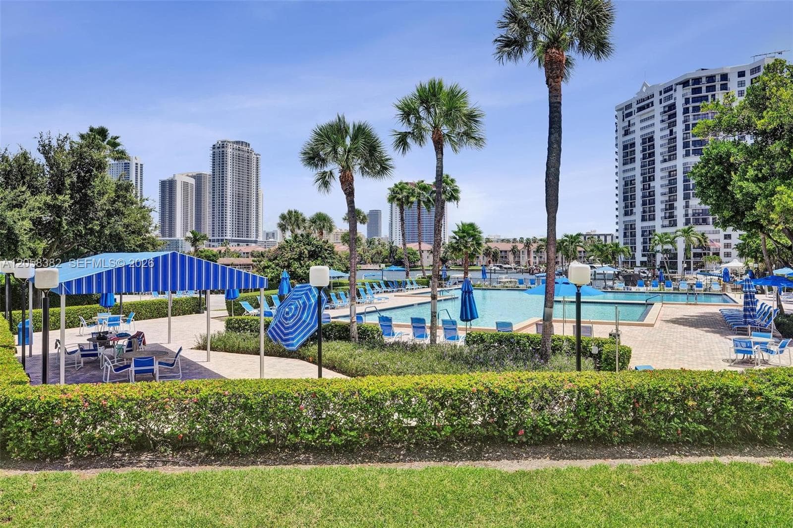 500 Three Islands Blvd # 213, Hallandale Beach, FL 33009 — zdjęcie 2