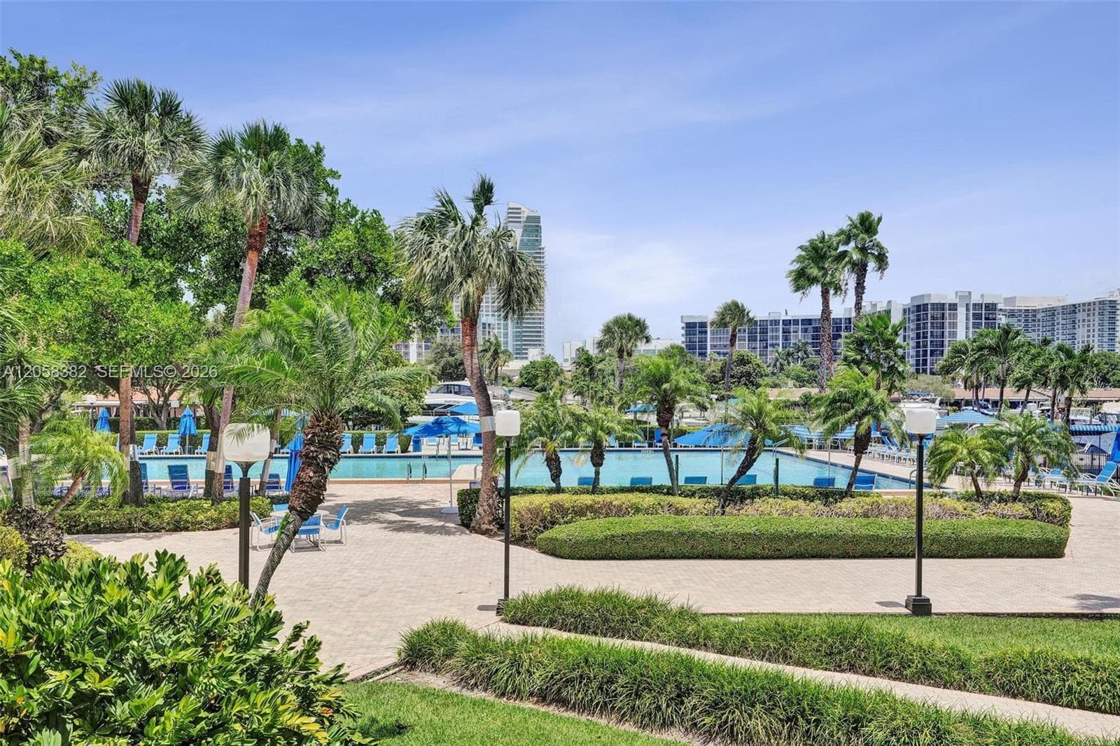 500 Three Islands Blvd # 213, Hallandale Beach, FL 33009 — zdjęcie 3