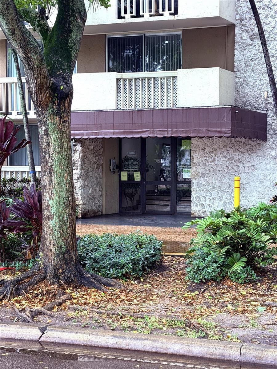 1800 Sans Souci Blvd # 336, North Miami, FL 33181