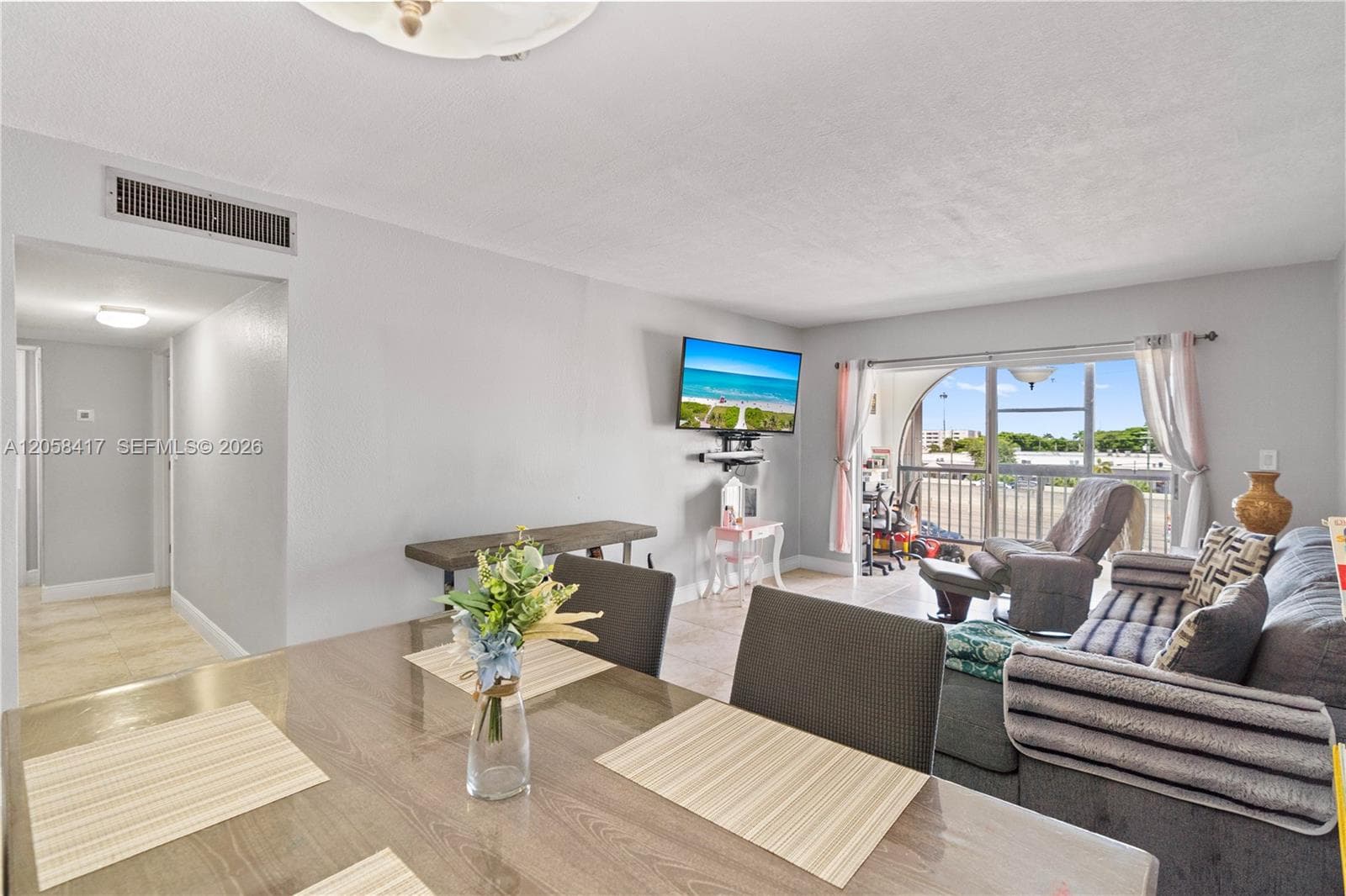 6215 W 20th Ave # 402, Hialeah, FL 33012 — zdjęcie 3