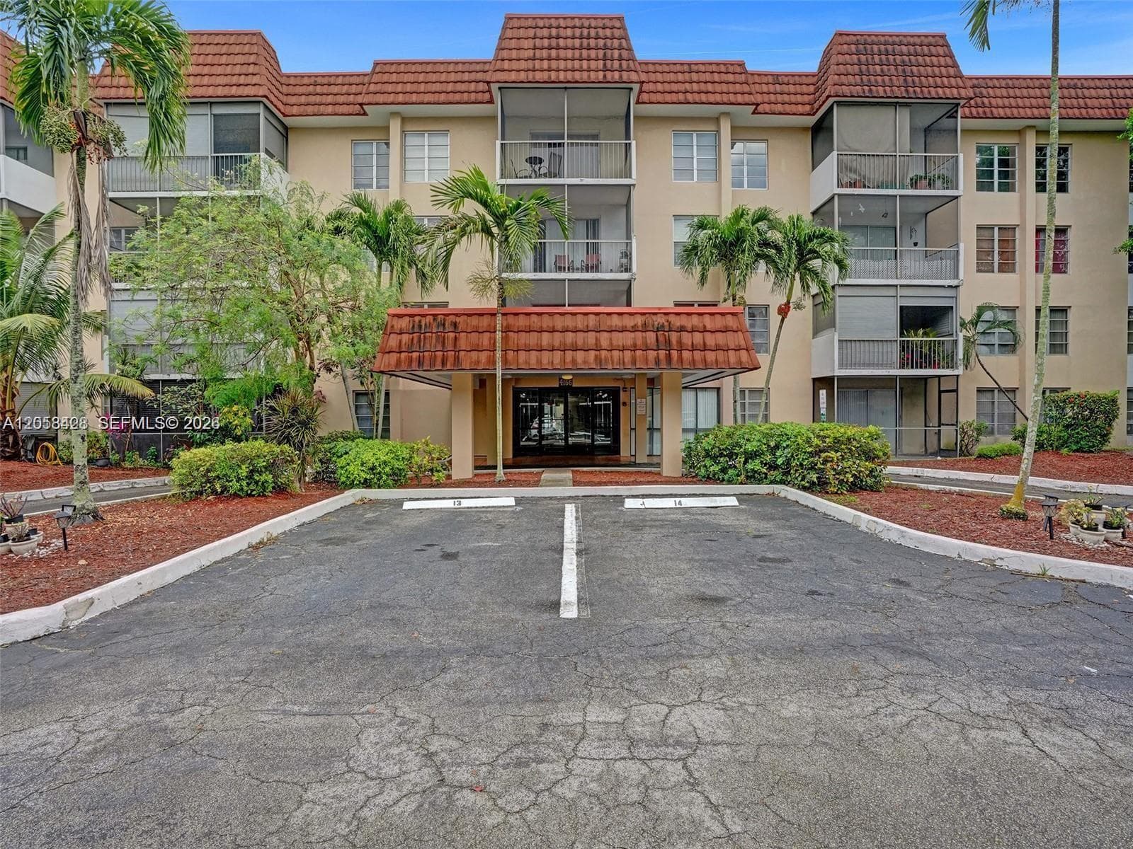 4166 Inverrary Dr # 403, Lauderhill, FL 33319