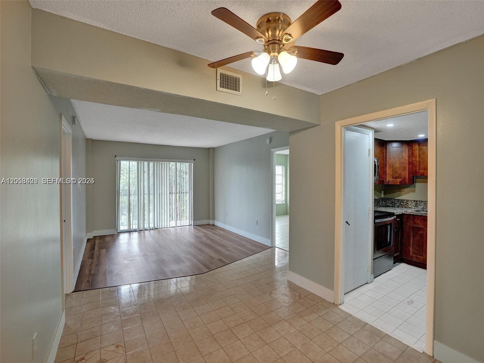 4166 Inverrary Dr # 403, Lauderhill, FL 33319 — zdjęcie 4