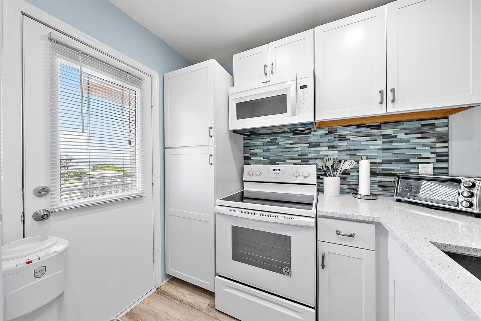 3851 N OCEAN Boulevard # 202, Gulf Stream, FL 33483 — zdjęcie 4