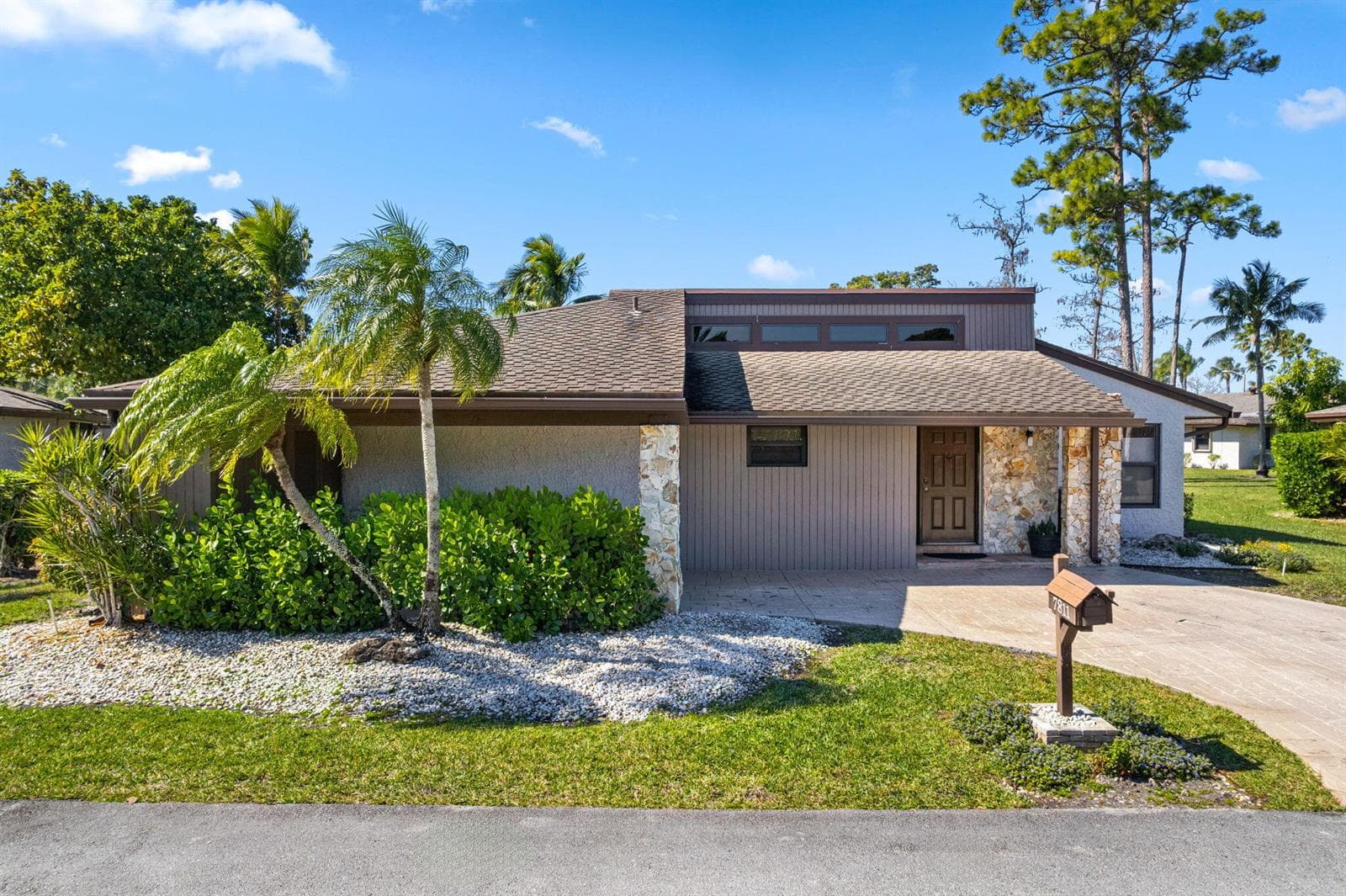 7811 BEECHFERN Circle # 26, Tamarac, FL 33321