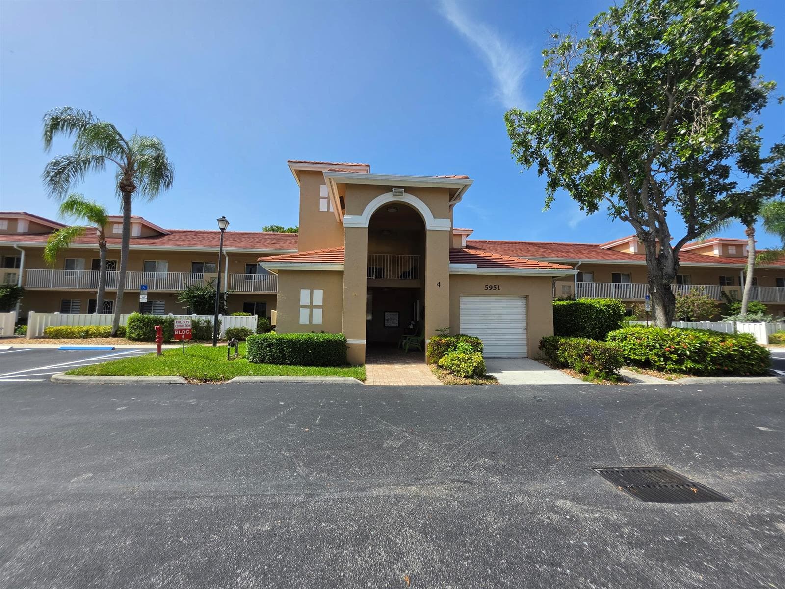 5951 REGAL GLEN Drive # 104, Boynton Beach, FL 33437