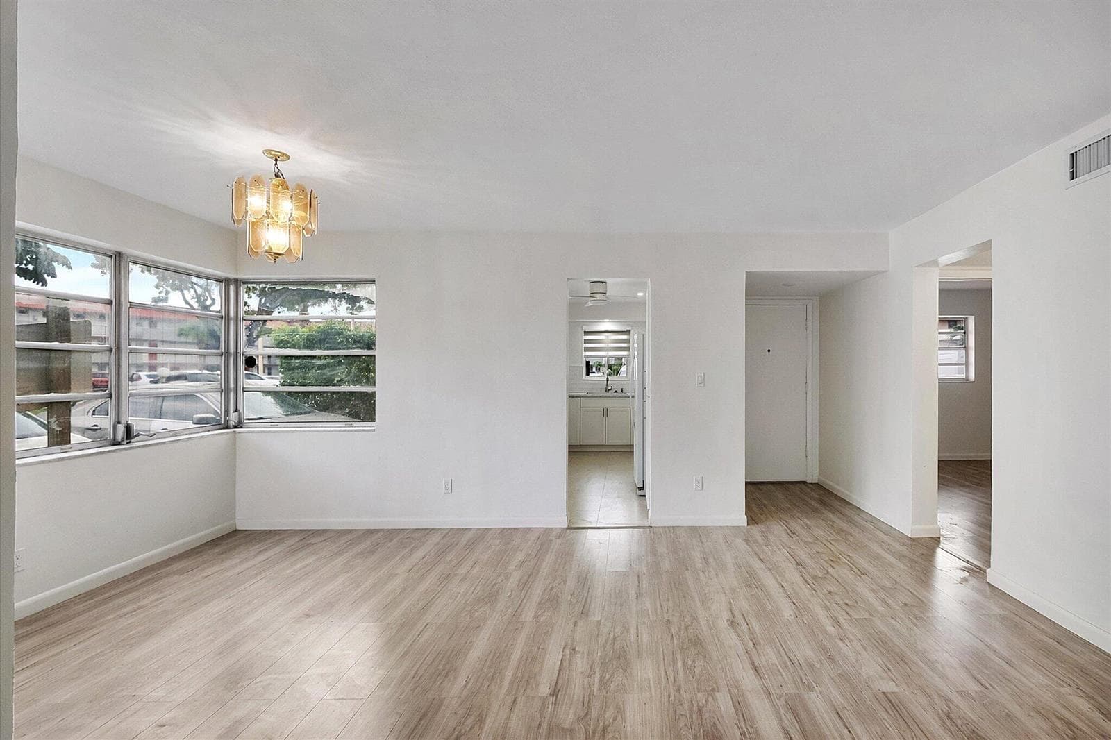 19001 NE 14TH Avenue # 145, Miami, FL 33179 — zdjęcie 4