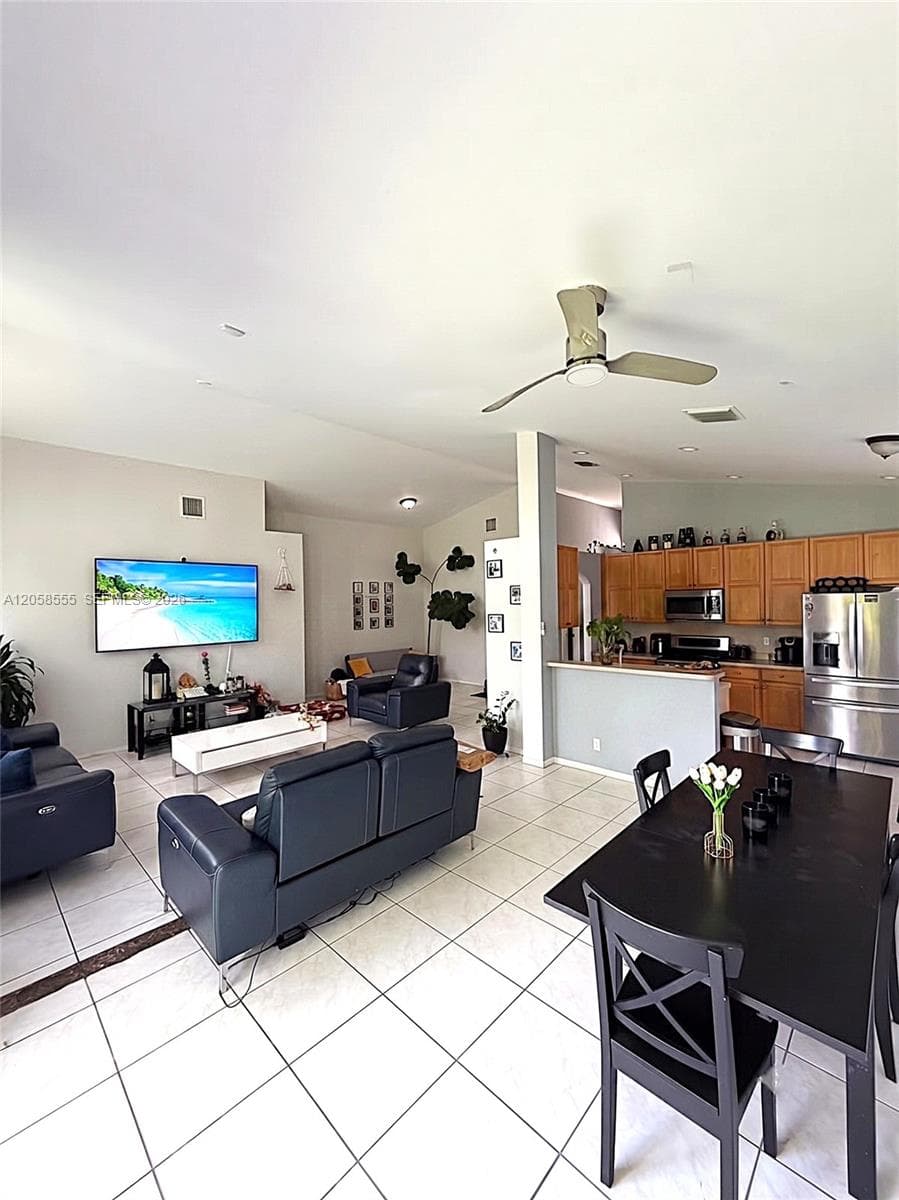 13237 NW 15th Ct, Pembroke Pines, FL 33028 — zdjęcie 4