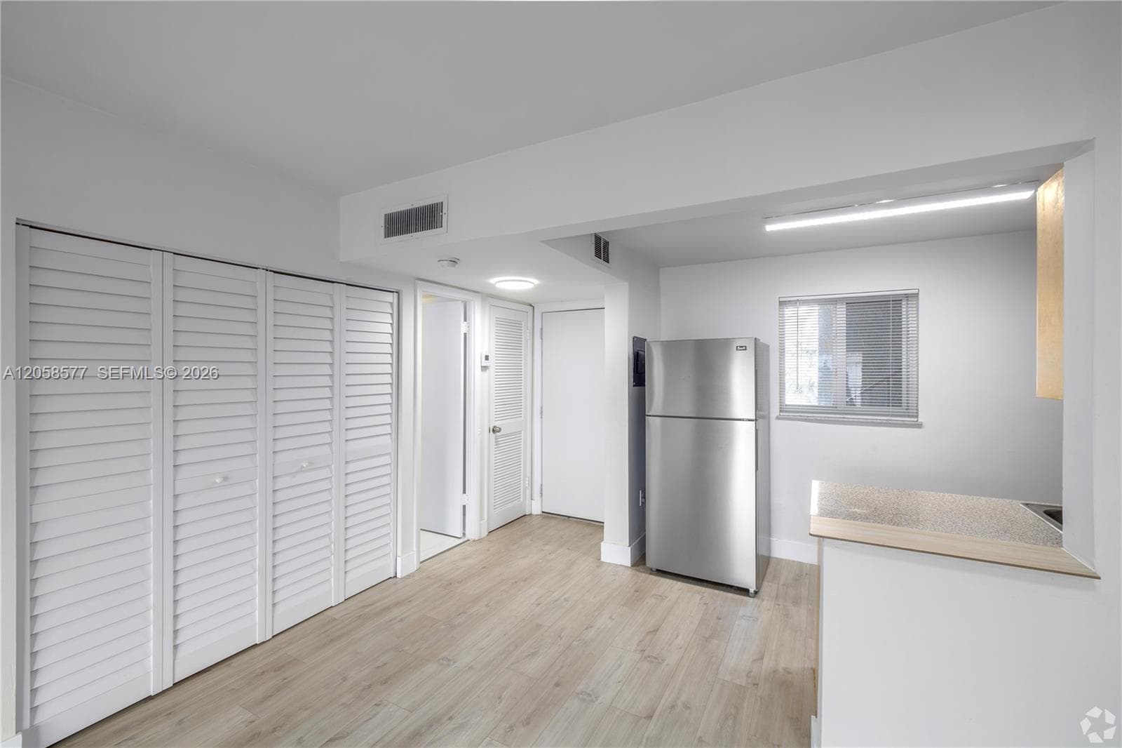 3626 NE 168th St # 202, North Miami Beach, FL 33160 — zdjęcie 3