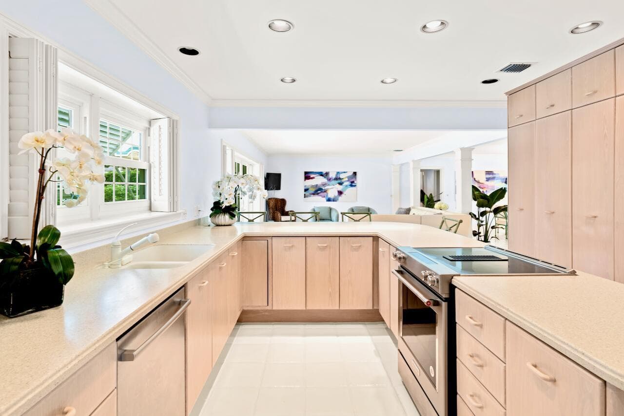 1421 N LAKE Way, Palm Beach, FL 33480 — zdjęcie 5